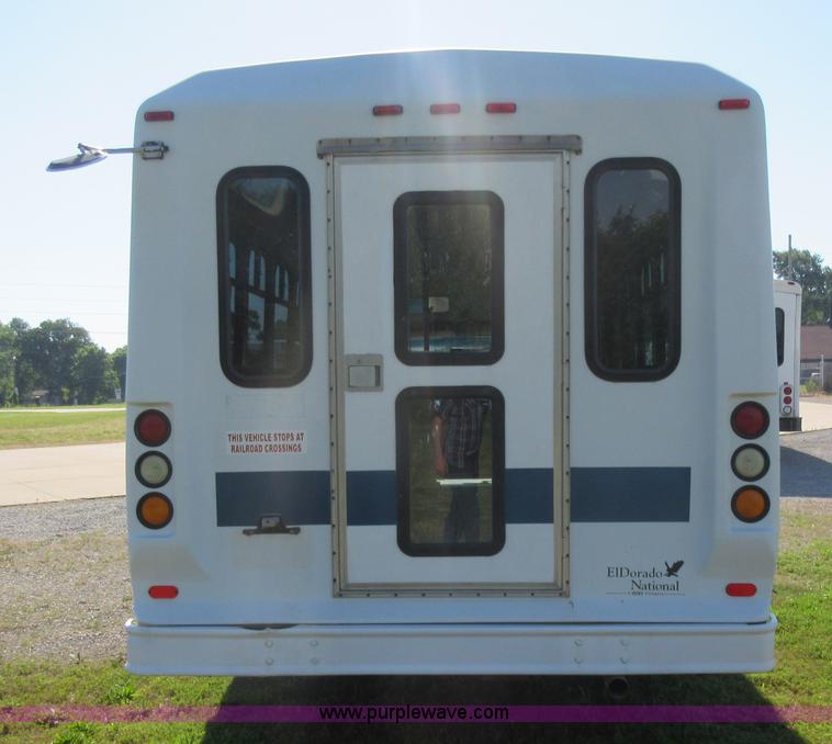 image for item L2833 1999 Ford Econoline E450 shuttle bus