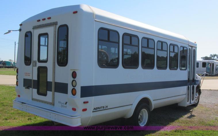 image for item L2833 1999 Ford Econoline E450 shuttle bus