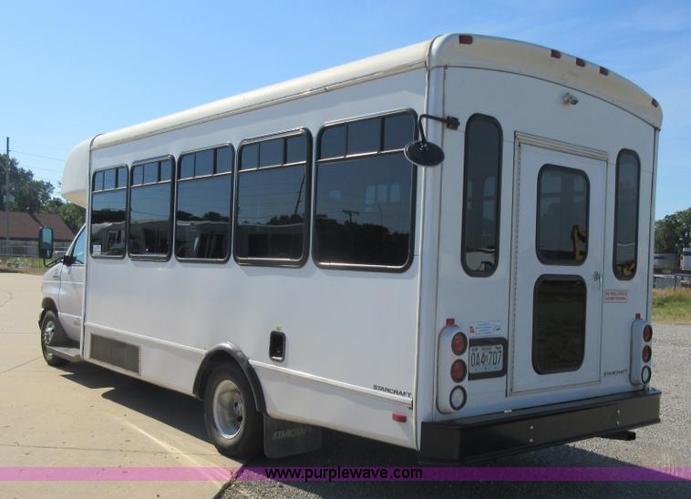 image for item L2834 2006 Ford E450 shuttle bus