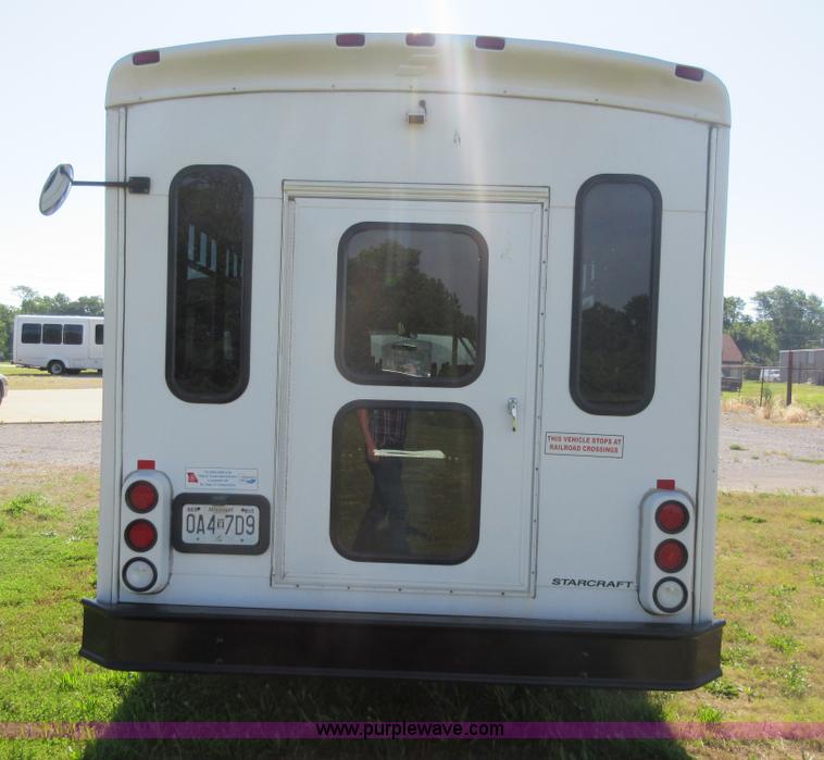 image for item L2835 2006 Ford E450 shuttle bus