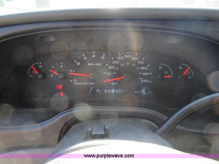 image for item L2835 2006 Ford E450 shuttle bus