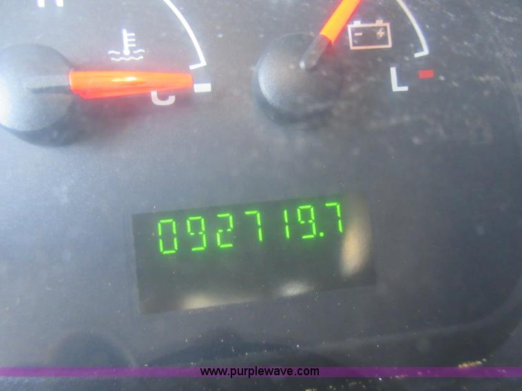 image for item L2835 2006 Ford E450 shuttle bus