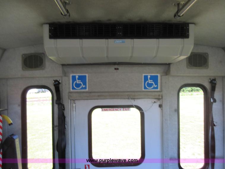 image for item L2835 2006 Ford E450 shuttle bus