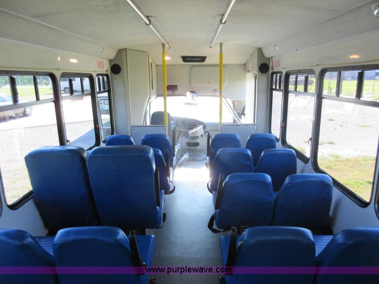 image for item L2835 2006 Ford E450 shuttle bus