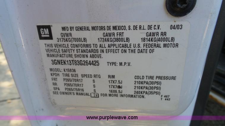 image for item L4792 2003 Chevrolet Avalanche 1500 pickup truck