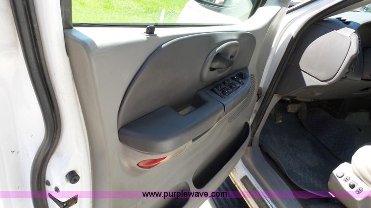 image for item L4795 2003 Ford F150 SuperCrew pickup truck