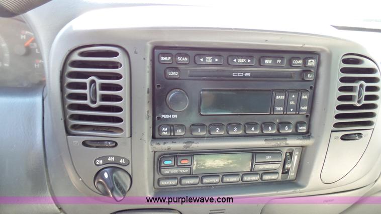 image for item L4795 2003 Ford F150 SuperCrew pickup truck