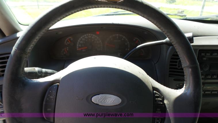 image for item L4795 2003 Ford F150 SuperCrew pickup truck