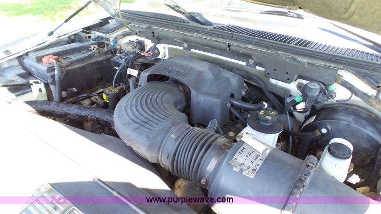 image for item L4795 2003 Ford F150 SuperCrew pickup truck