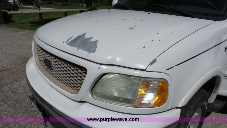 image for item L4795 2003 Ford F150 SuperCrew pickup truck