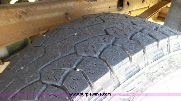 image for item L4795 2003 Ford F150 SuperCrew pickup truck