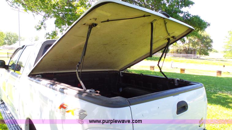 image for item L4795 2003 Ford F150 SuperCrew pickup truck