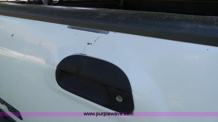 image for item L4795 2003 Ford F150 SuperCrew pickup truck