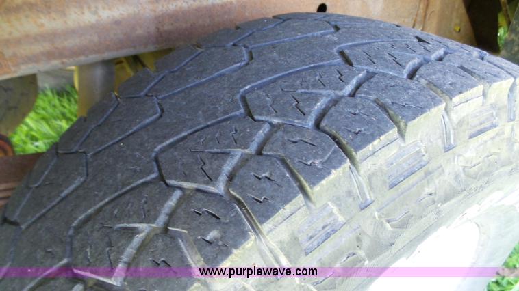 image for item L4795 2003 Ford F150 SuperCrew pickup truck