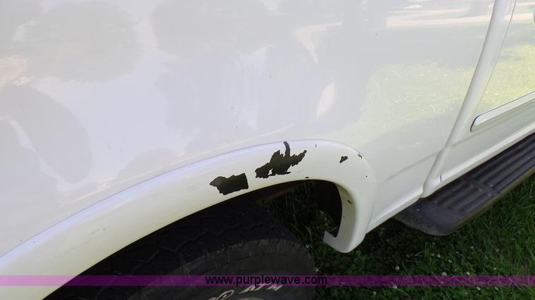 image for item L4795 2003 Ford F150 SuperCrew pickup truck