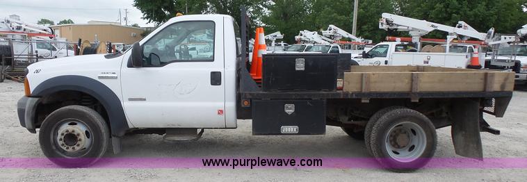 image for item L4807 2006 Ford F450 flatbed truck