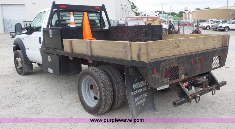 image for item L4807 2006 Ford F450 flatbed truck