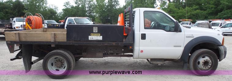 image for item L4807 2006 Ford F450 flatbed truck