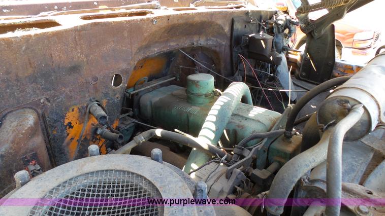 image for item L4918 1978 GMC 6500 truck cab and chassis