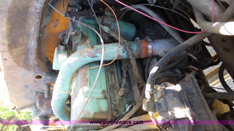 image for item L4918 1978 GMC 6500 truck cab and chassis