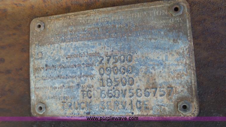 image for item L4918 1978 GMC 6500 truck cab and chassis