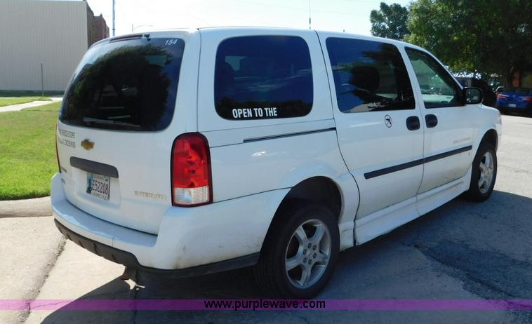 image for item L5884 2008 Chevrolet Uplander van