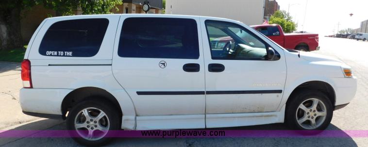 image for item L5884 2008 Chevrolet Uplander van