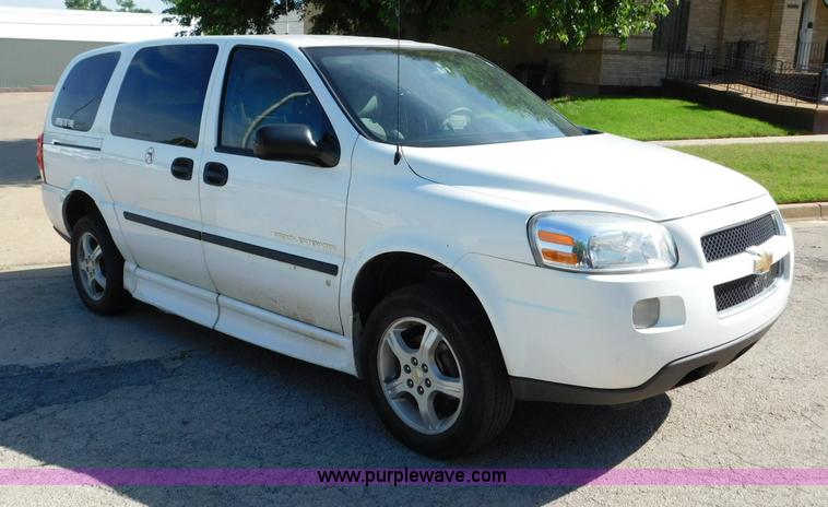 image for item L5884 2008 Chevrolet Uplander van