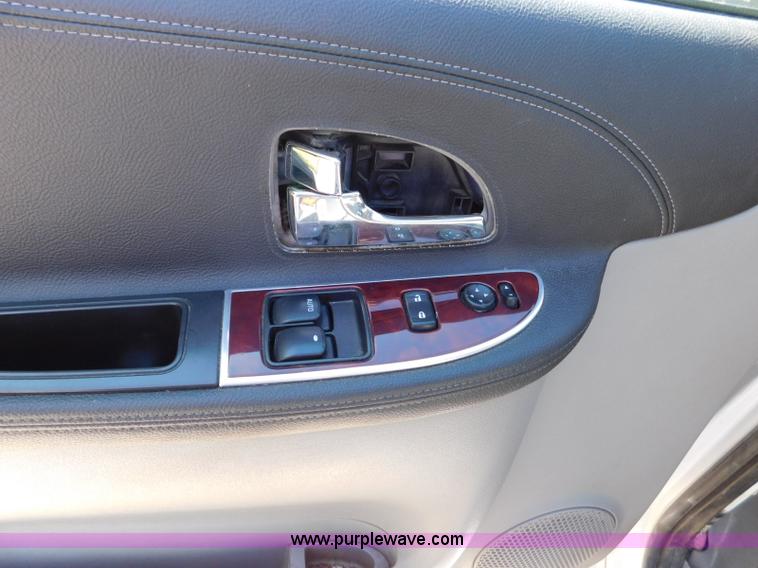 image for item L5884 2008 Chevrolet Uplander van