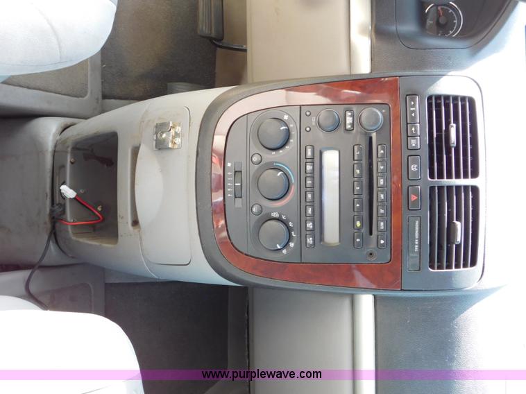 image for item L5884 2008 Chevrolet Uplander van