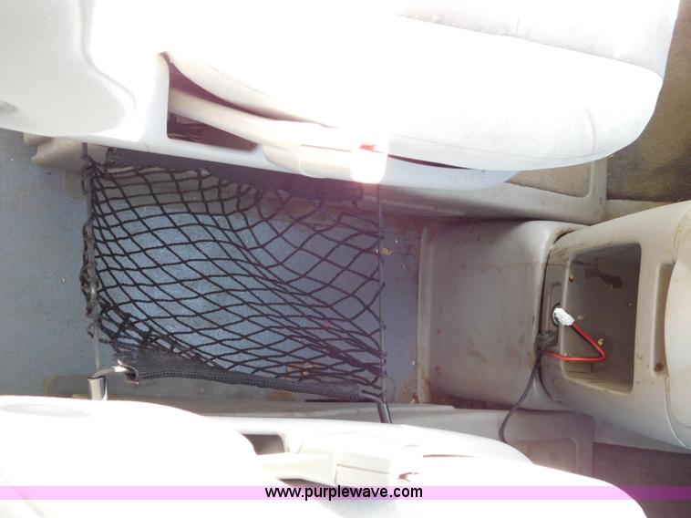 image for item L5884 2008 Chevrolet Uplander van