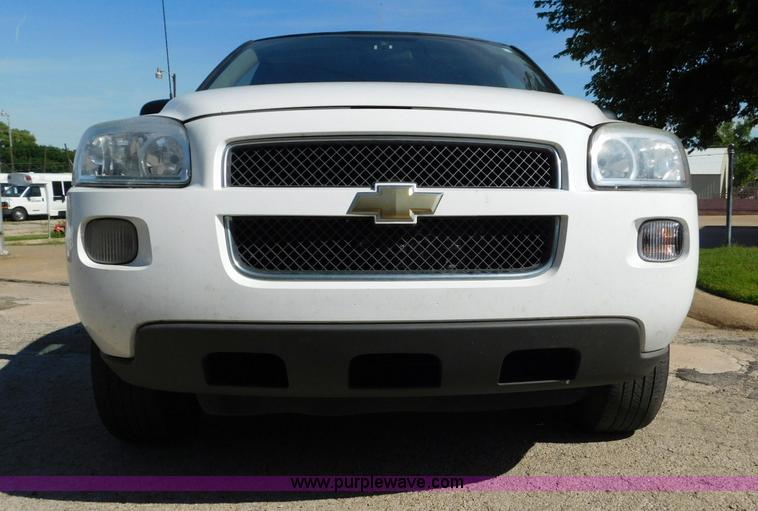 image for item L5884 2008 Chevrolet Uplander van
