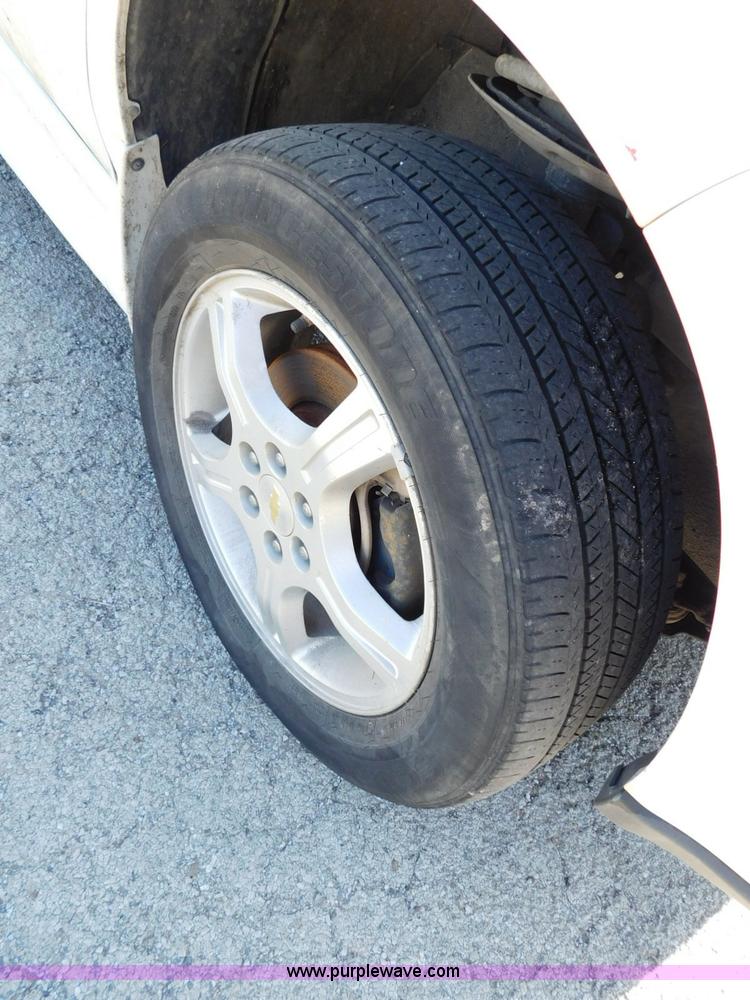 image for item L5884 2008 Chevrolet Uplander van