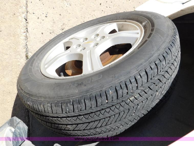 image for item L5884 2008 Chevrolet Uplander van