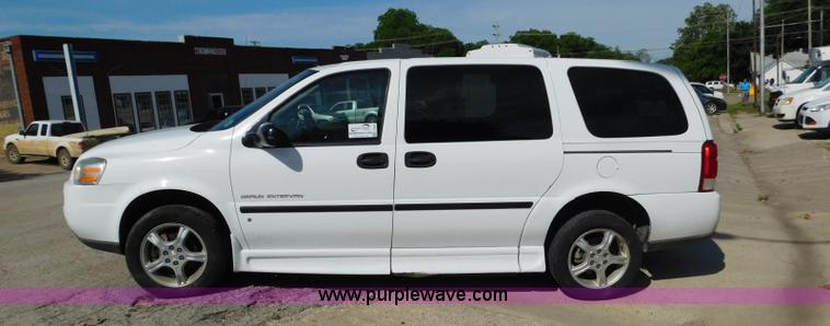 image for item L5885 2007 Chevrolet Uplander van