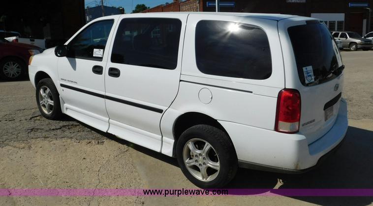image for item L5885 2007 Chevrolet Uplander van