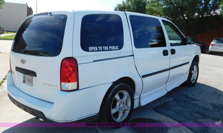 image for item L5885 2007 Chevrolet Uplander van