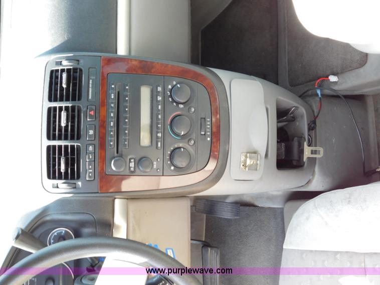 image for item L5885 2007 Chevrolet Uplander van