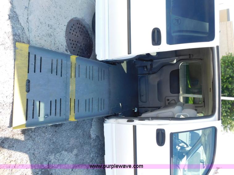 image for item L5885 2007 Chevrolet Uplander van