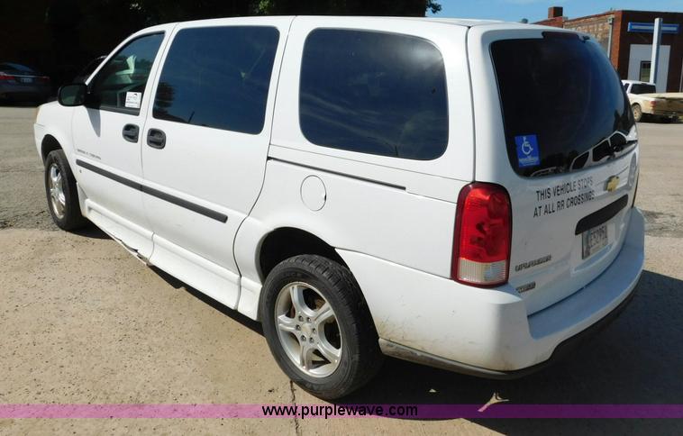 image for item L5886 2008 Chevrolet Uplander van