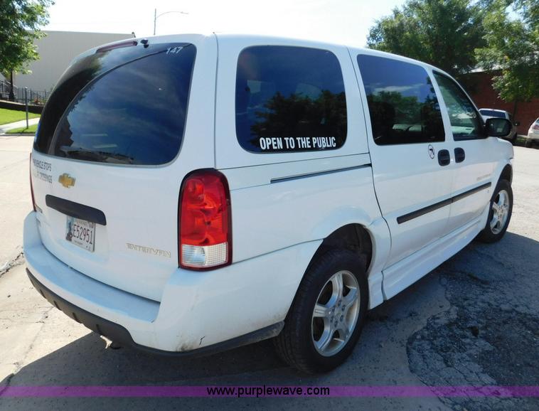 image for item L5886 2008 Chevrolet Uplander van