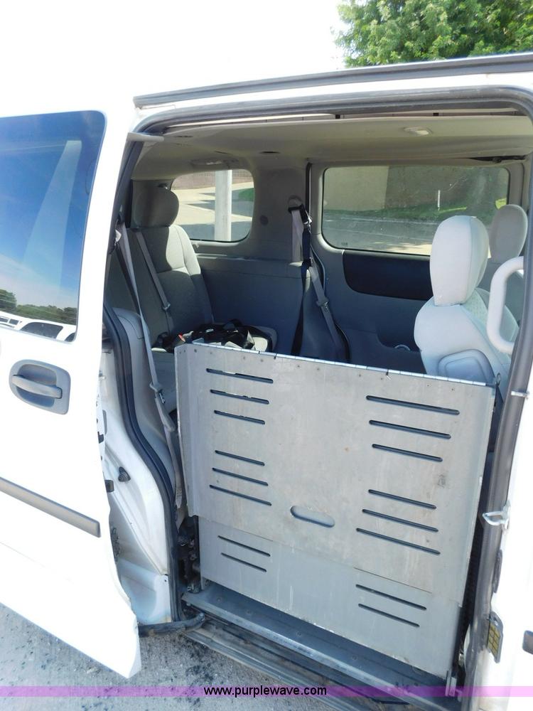 image for item L5886 2008 Chevrolet Uplander van