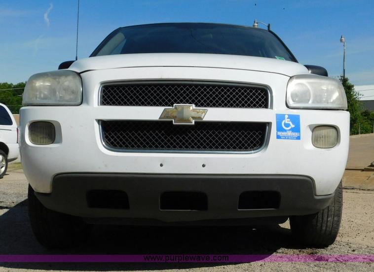 image for item L5886 2008 Chevrolet Uplander van