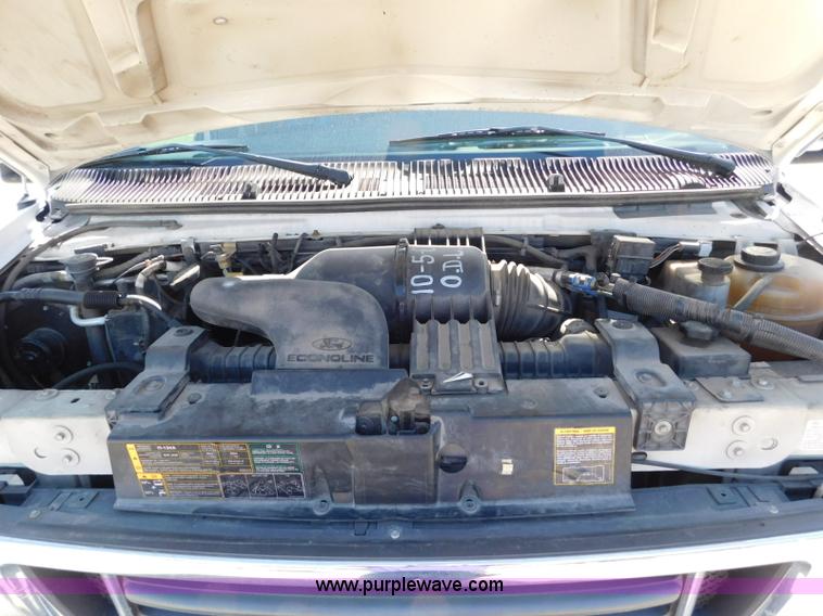 image for item L5887 2006 Ford E350 Super Duty bus