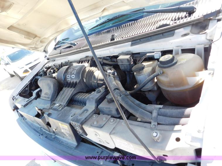 image for item L5887 2006 Ford E350 Super Duty bus