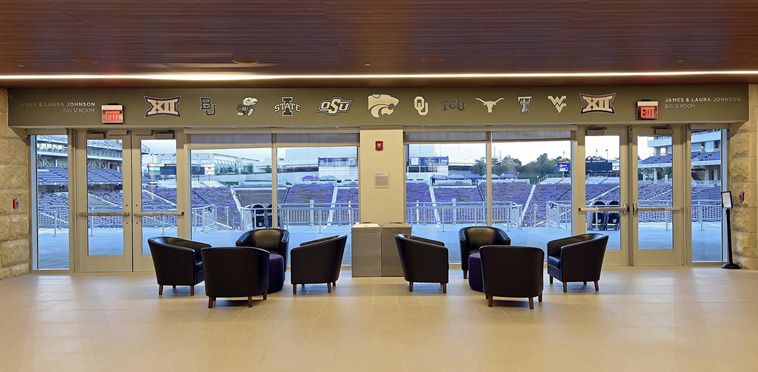image for item F1480 Vanier Football Experiences with Coach Andre Coleman