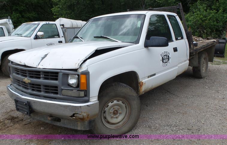 image for item AG9232 1996 Chevrolet 1500 flatbed pickup truck