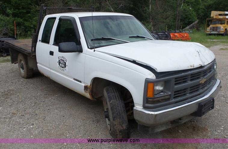 image for item AG9232 1996 Chevrolet 1500 flatbed pickup truck