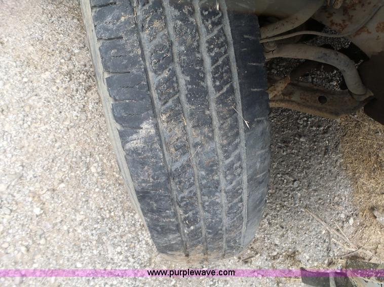 image for item AG9232 1996 Chevrolet 1500 flatbed pickup truck