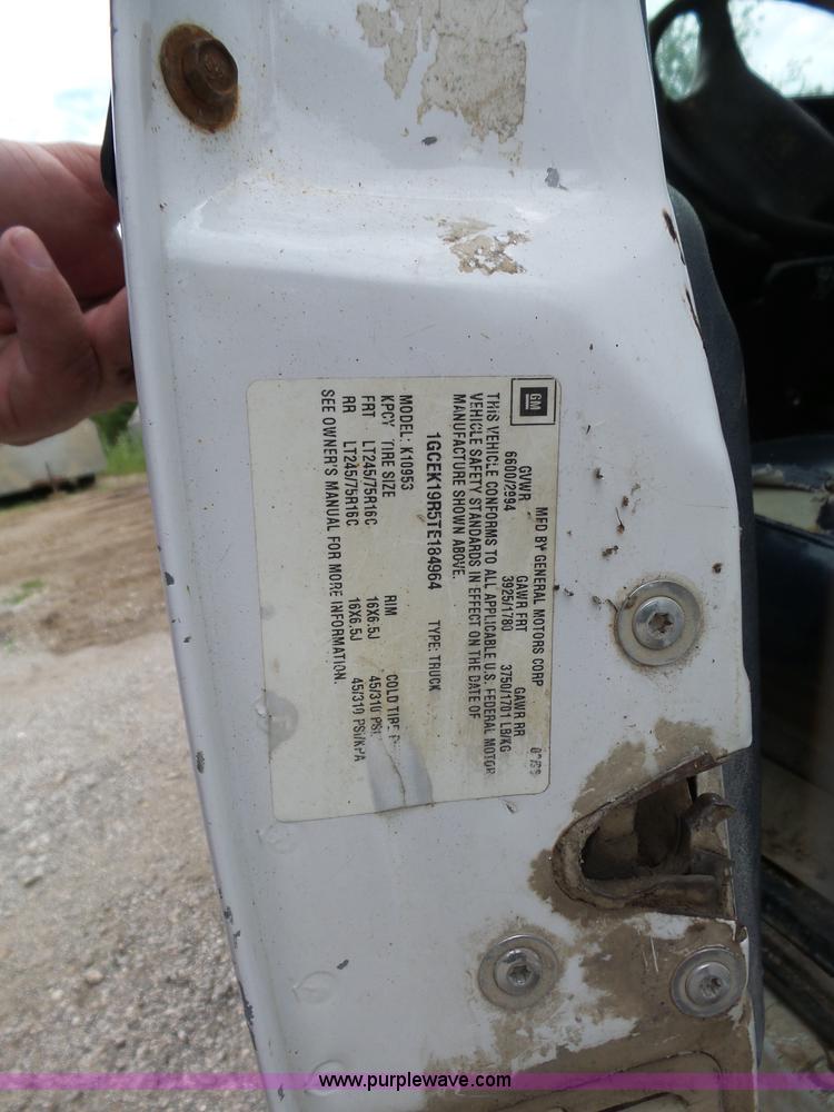 image for item AG9232 1996 Chevrolet 1500 flatbed pickup truck